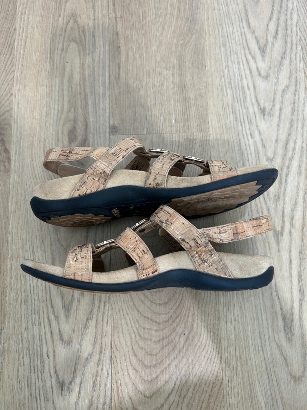 Vionic Amber Cork Sandals Size 7 - Picture 3 of 7
